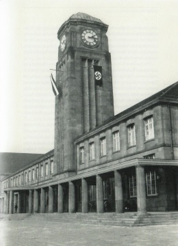 Badischer Bahnhof, Turm mit Hakenkreuz